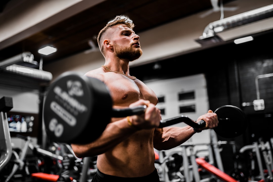 Bodybuilder and online coach @Crowtersix working out at a gym! Instagram: @VisualsByRoyalZ