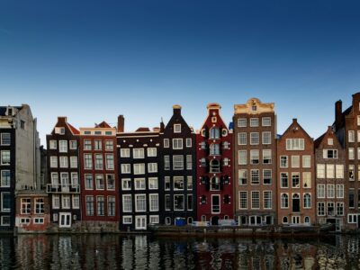 Waardevol erfgoed beschermen: hoe je de gevel van een monumentale woning onderhoudt
